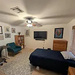 Lakefront Home With Pool And Wifi